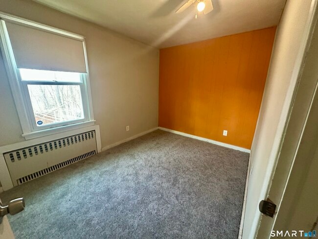 Building Photo - 448 Tudor St