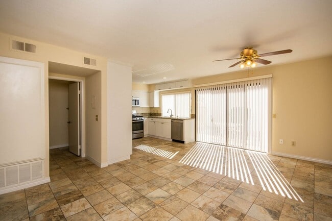Building Photo - Spacious 3BR Condo with Pool View in Tangl...