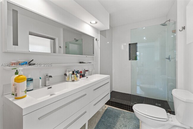 Building Photo - 14645 SW 83rd Pl