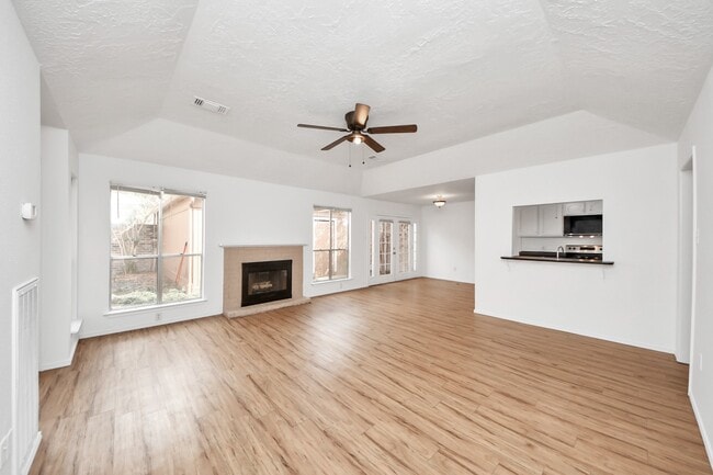 Building Photo - 17003 Amidon Dr