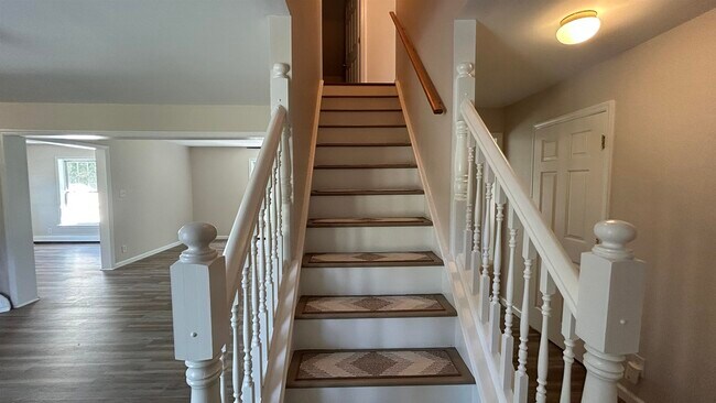 Building Photo - 16 Nickalicia Way