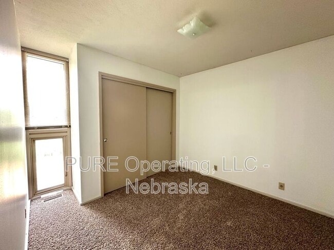 Building Photo - 1631 N 109th Plaza