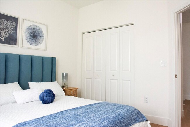 Building Photo - 315 NE 208th Terrace