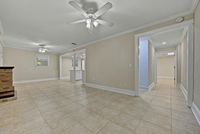 Building Photo - 2132 Dunwoody Glen