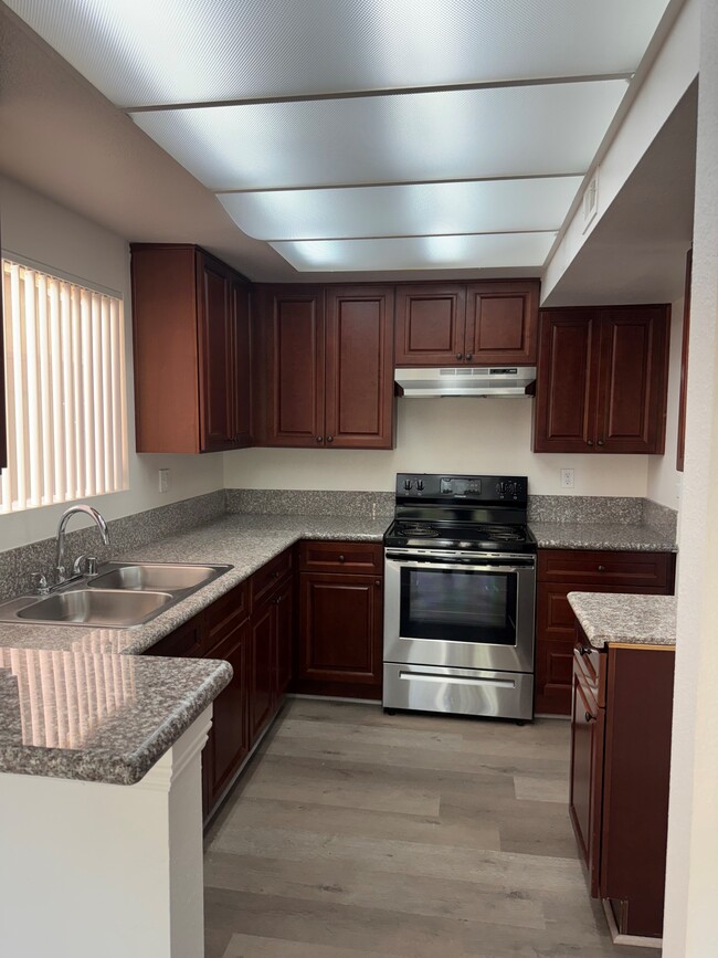 Building Photo - Casas Del Lago Apartments