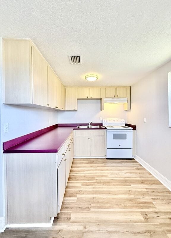 Building Photo - 235 W Northside Dr