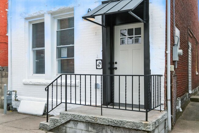 Building Photo - Luxury Rental - Southside Flats