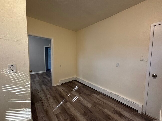 Building Photo - 55 Bouton St