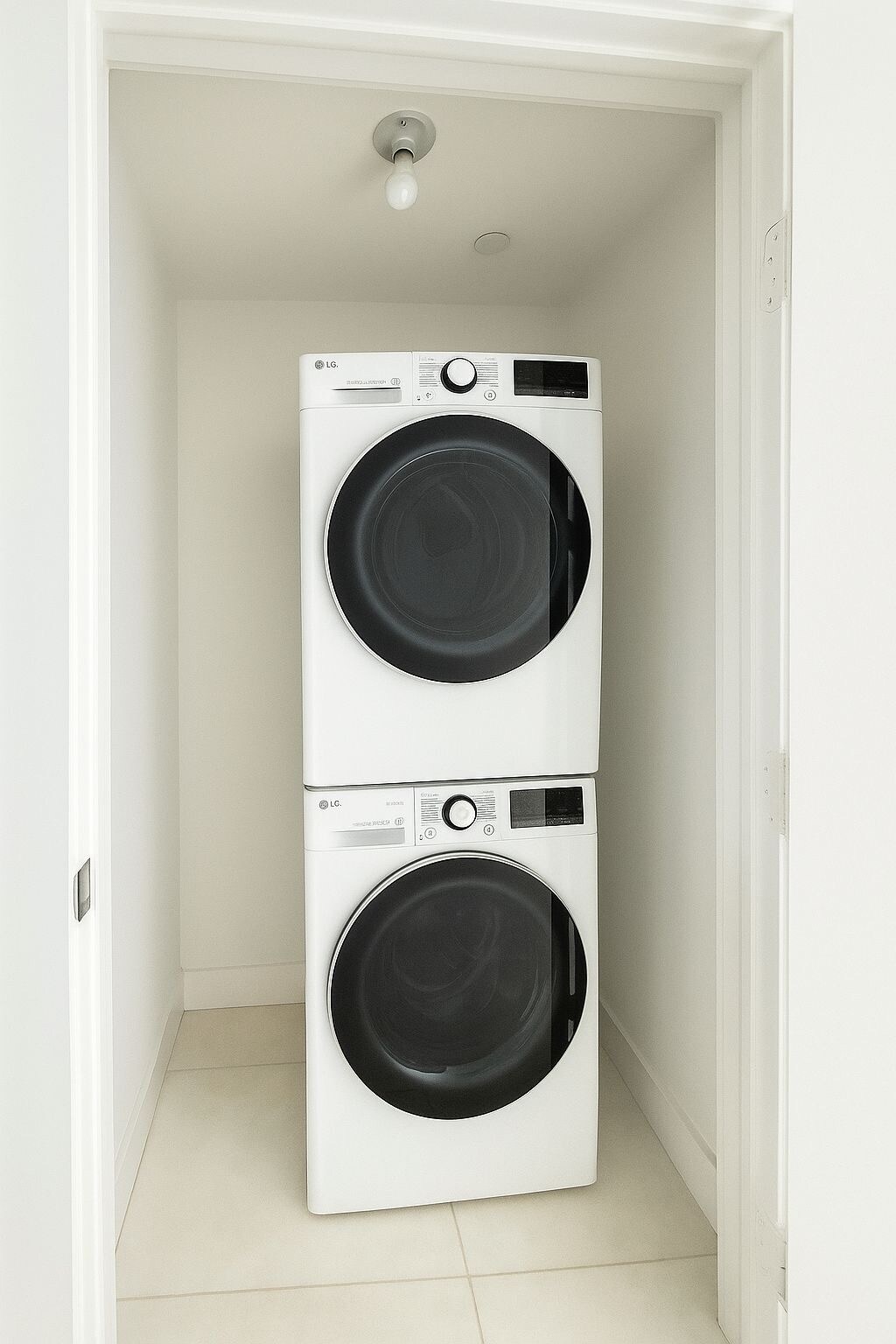 Building Photo - 900 Biscayne Blvd