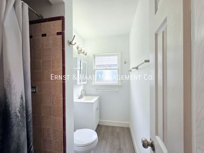 Building Photo - 1067 Ximeno Ave