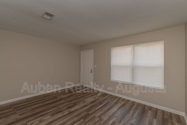 Building Photo - 2311 Walden Dr