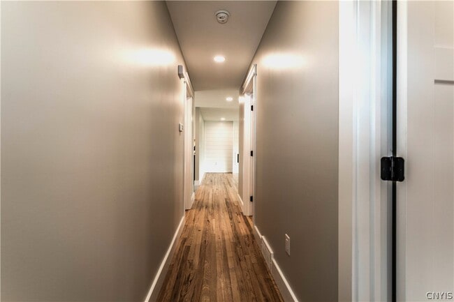 Building Photo - 87 Brown St