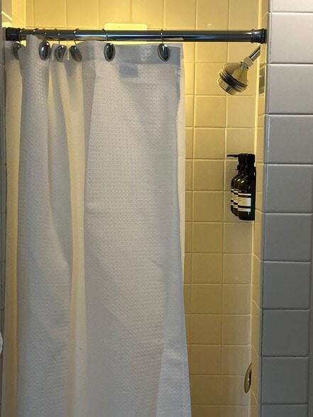 Building Photo - 424 Creek Farm Road