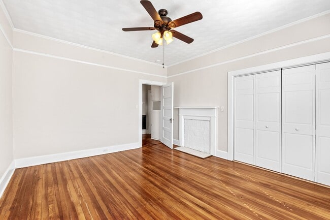Building Photo - ELECTRICITY INCLUDED on this Renovated 2 B...