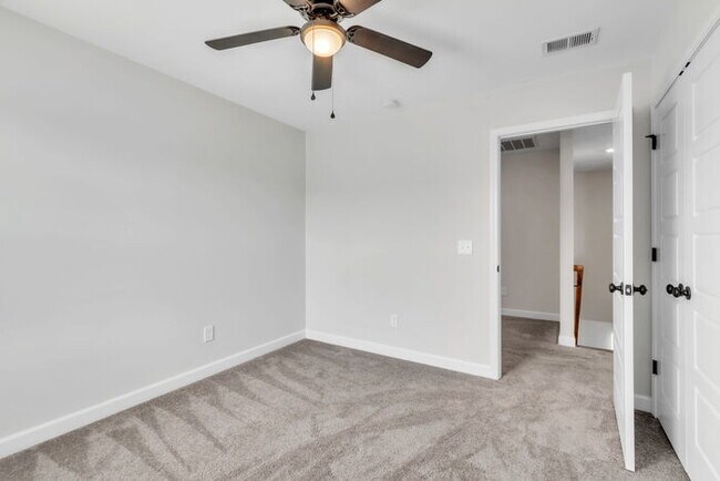 Building Photo - Charming 4-Bed Retreat with Fireplace – Spacious 2631 Sq Ft in Easley, SC, Zoned for Wren Schools