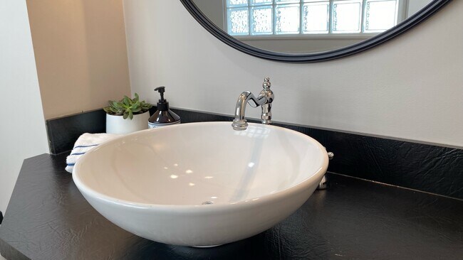 Powder Room - 3525 Routh St