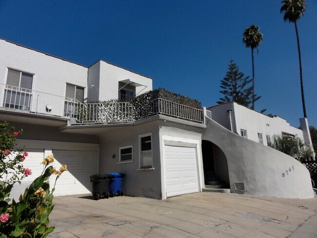 Building Photo - 8261 Romaine St