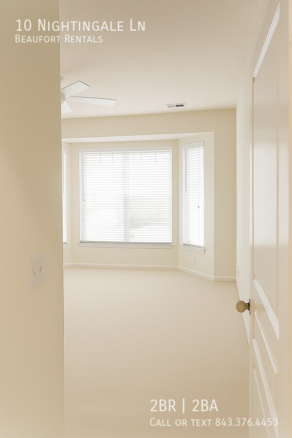 Building Photo - 10 Nightingale Ln