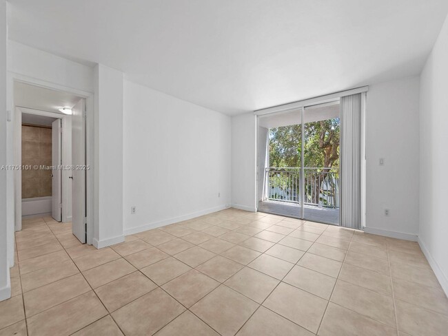 Building Photo - 750 NE 64th St