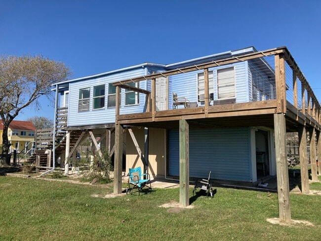 Building Photo - 267 D St