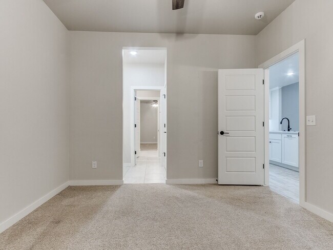 Building Photo - 3201 Hayven Cir