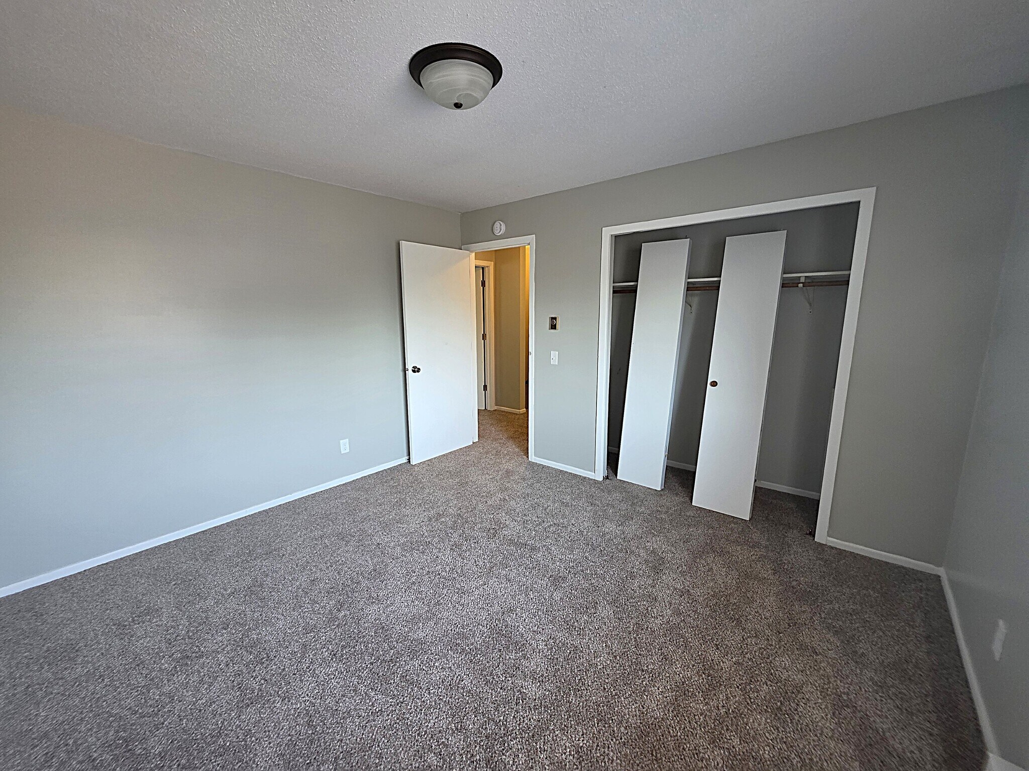 Building Photo - 333 Odanah Ave