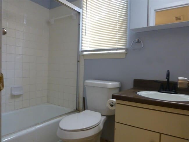 Building Photo - 1708 Raven Dr