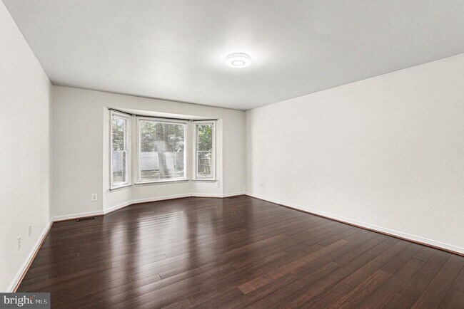 Building Photo - 1115 Aquia Dr