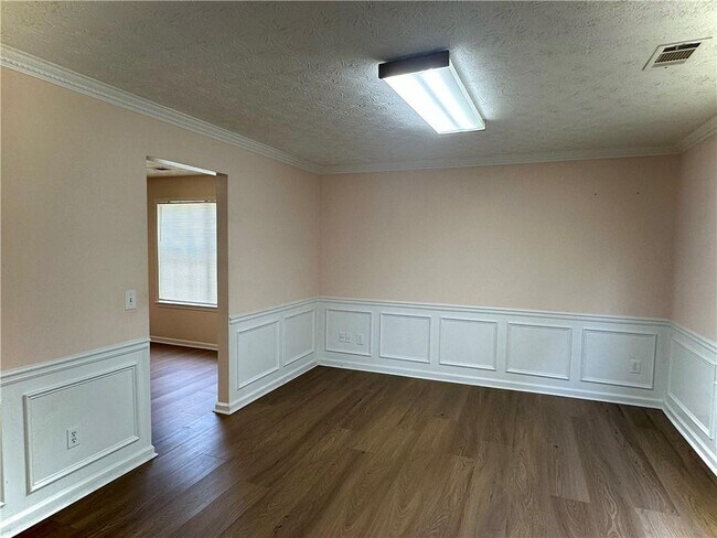 Building Photo - 665 Walnut Creek Dr NW