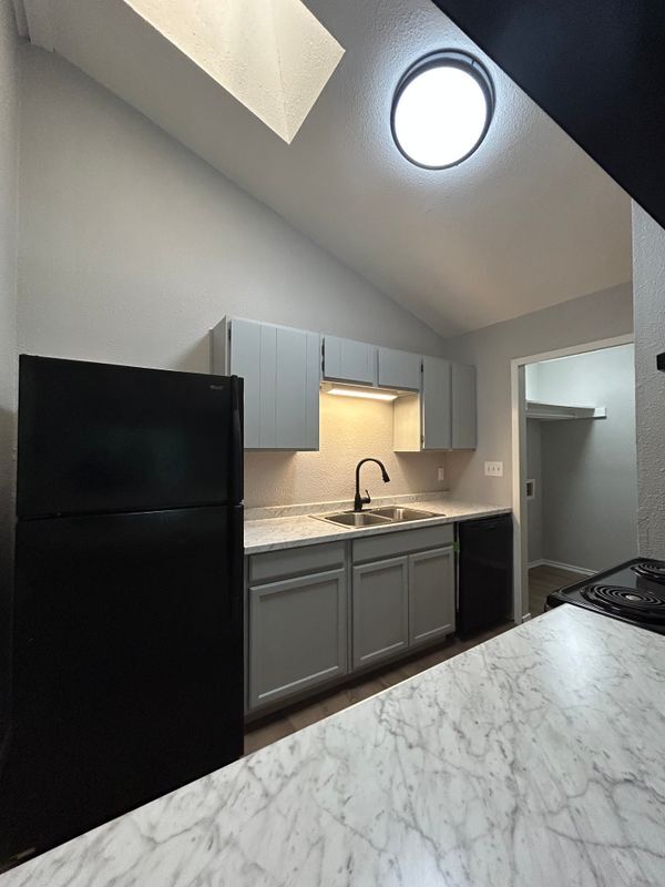 Building Photo - 14502 Woods Hole Dr