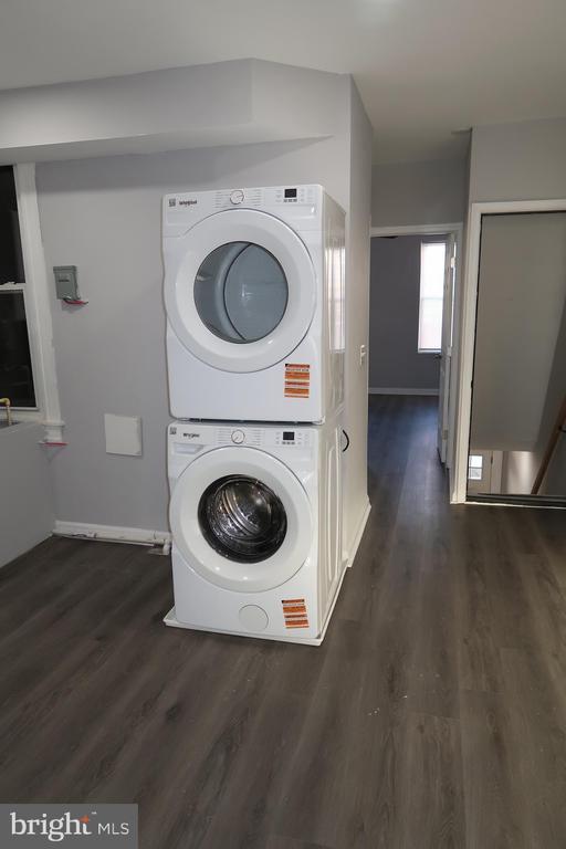 Building Photo - 2833 Brendan Ave