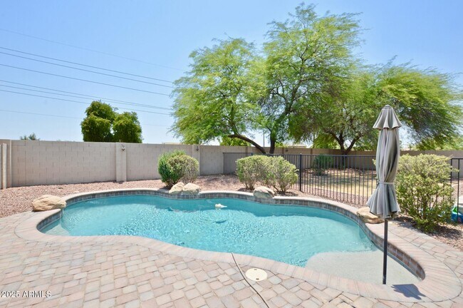 Building Photo - 14605 W Verde Ln