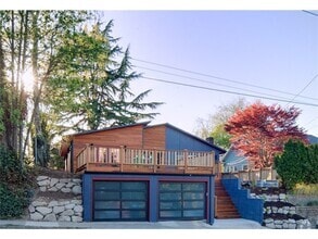 Building Photo - Incredible 3 Bed 2 Bath Madrona Home for L...