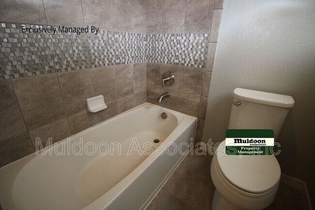 Building Photo - 2322 Pelican Bay Dr