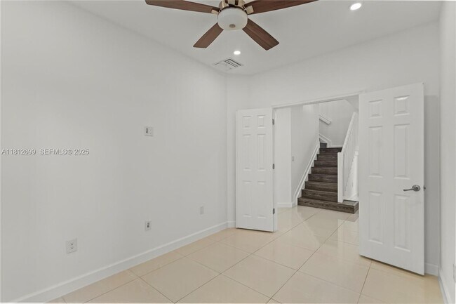 Building Photo - 3502 W 86th Terrace