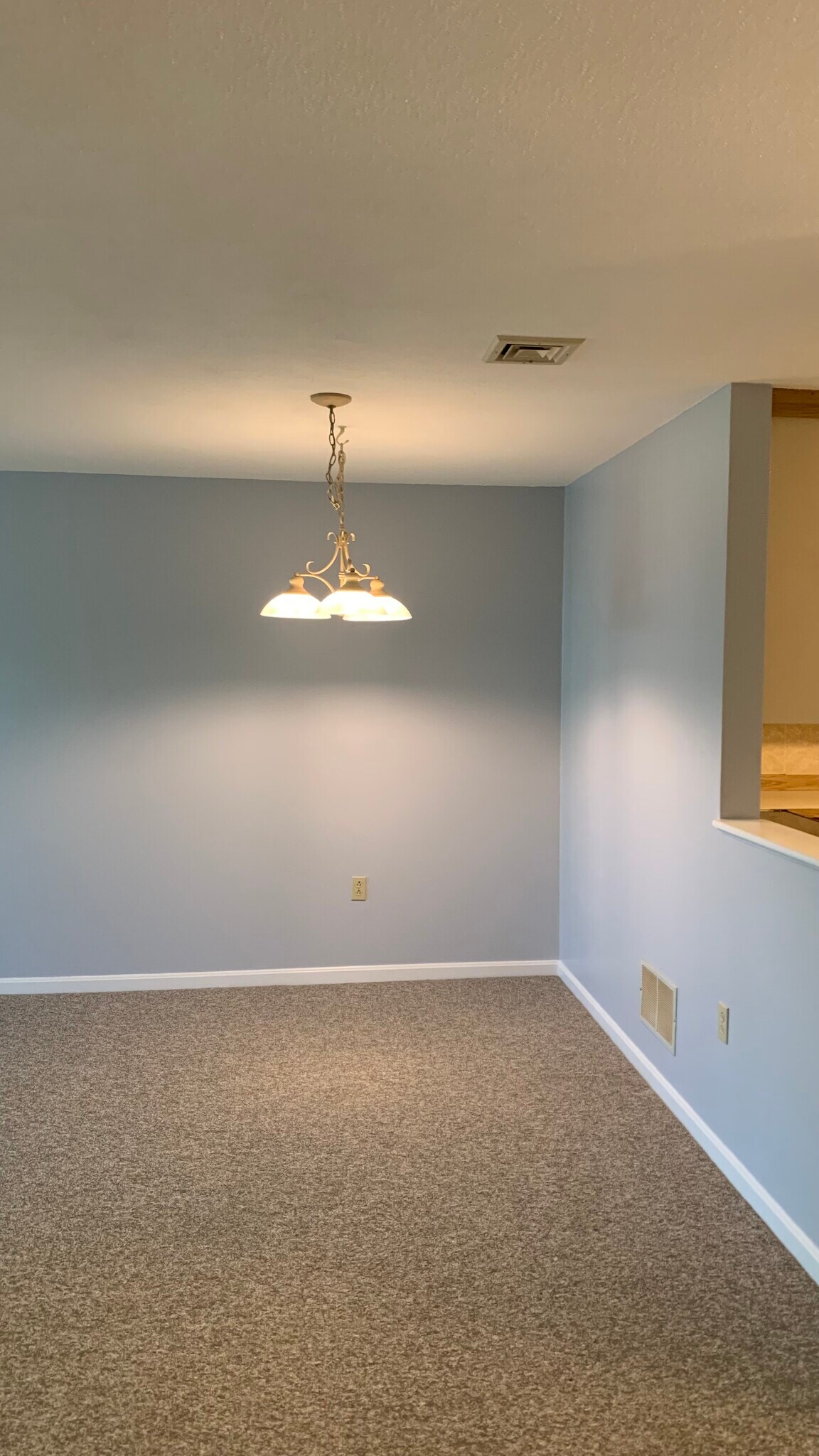 Building Photo - 30 Ledgewood Hills Dr