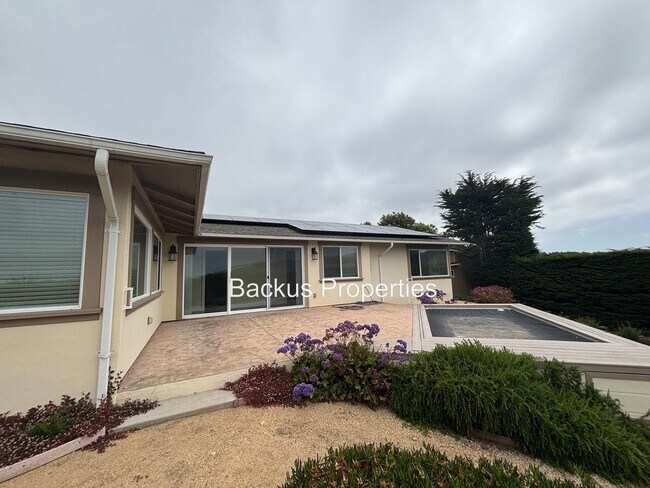 Building Photo - Stunning three bedroom home in picturesque...