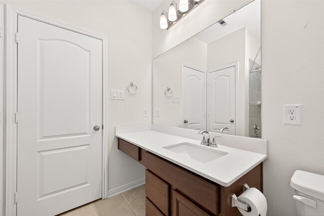 Building Photo - 12602 Blue Jay Dr