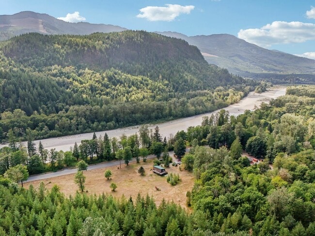 Building Photo - 14341 WA-530