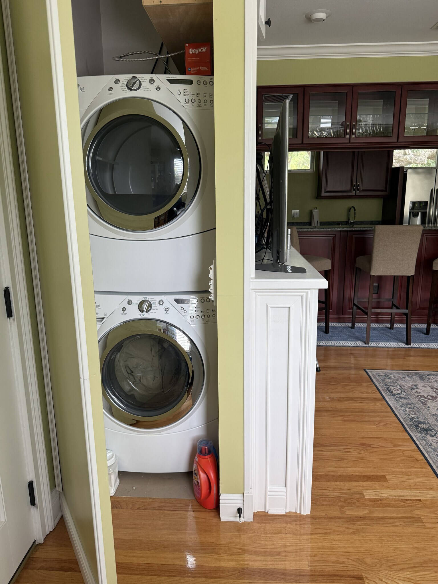 Full Size Washer Dryer - 3319 W Granada St