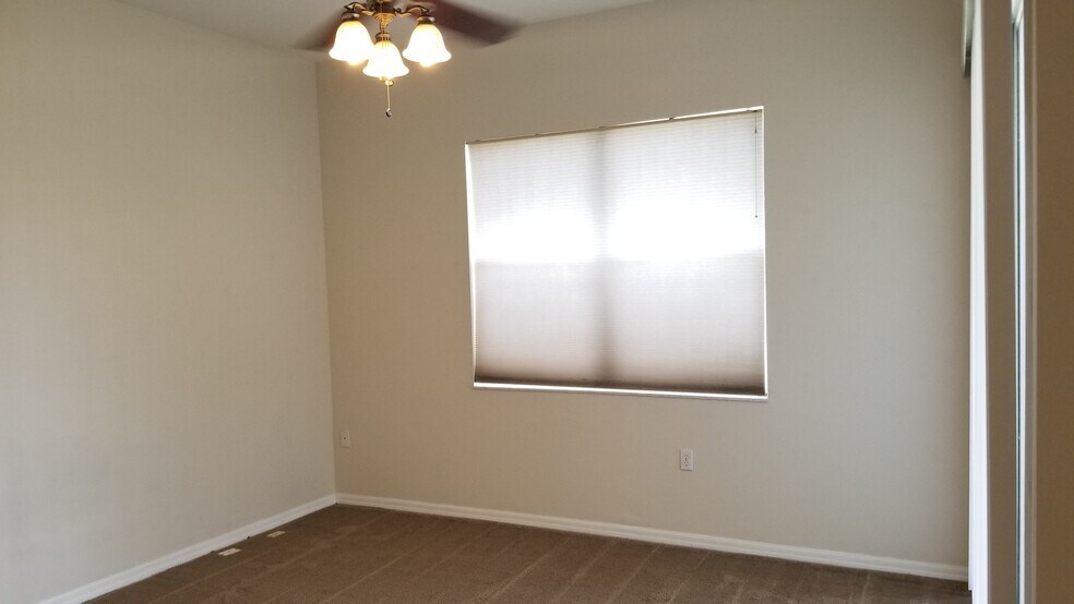 Building Photo - 2533 Stanhope Dr