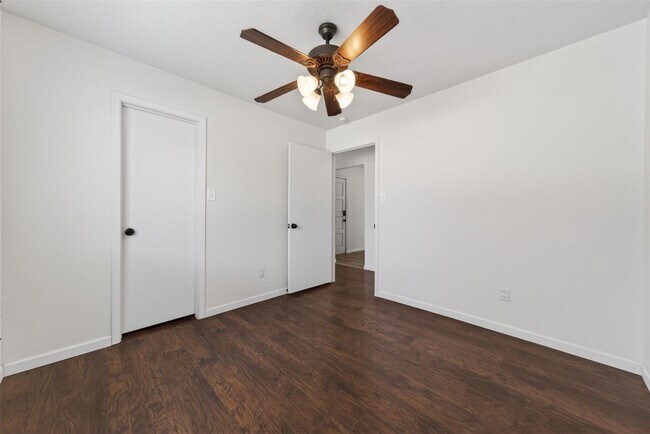 Building Photo - 17002 Dew Drop Ln