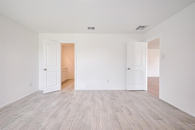 Building Photo - 9603 Fulvetta Briar Ct
