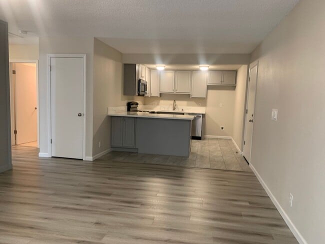 Primary Photo - 5417 E Knoll Dr