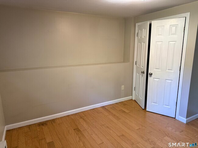 Building Photo - 308 Noank Ledyard Rd