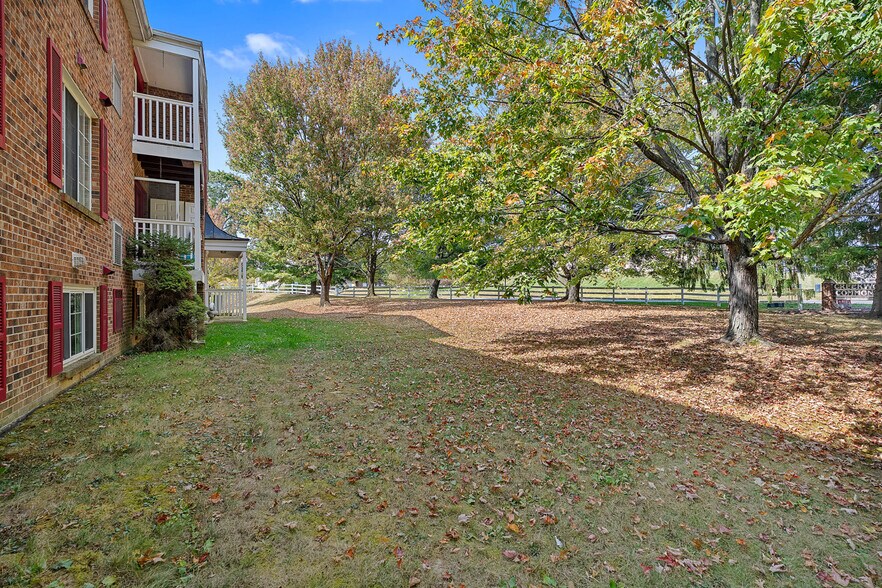 Building Photo - 976 Wood Hollow Dr