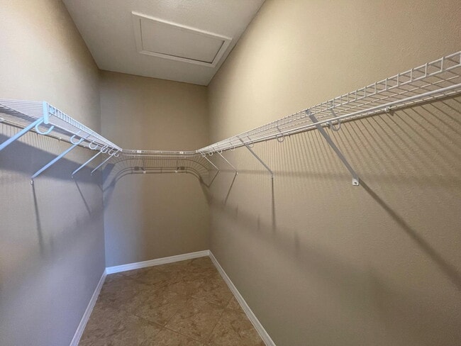 Building Photo - ***Move-In Special: 2 Weeks Free Rent! | B...