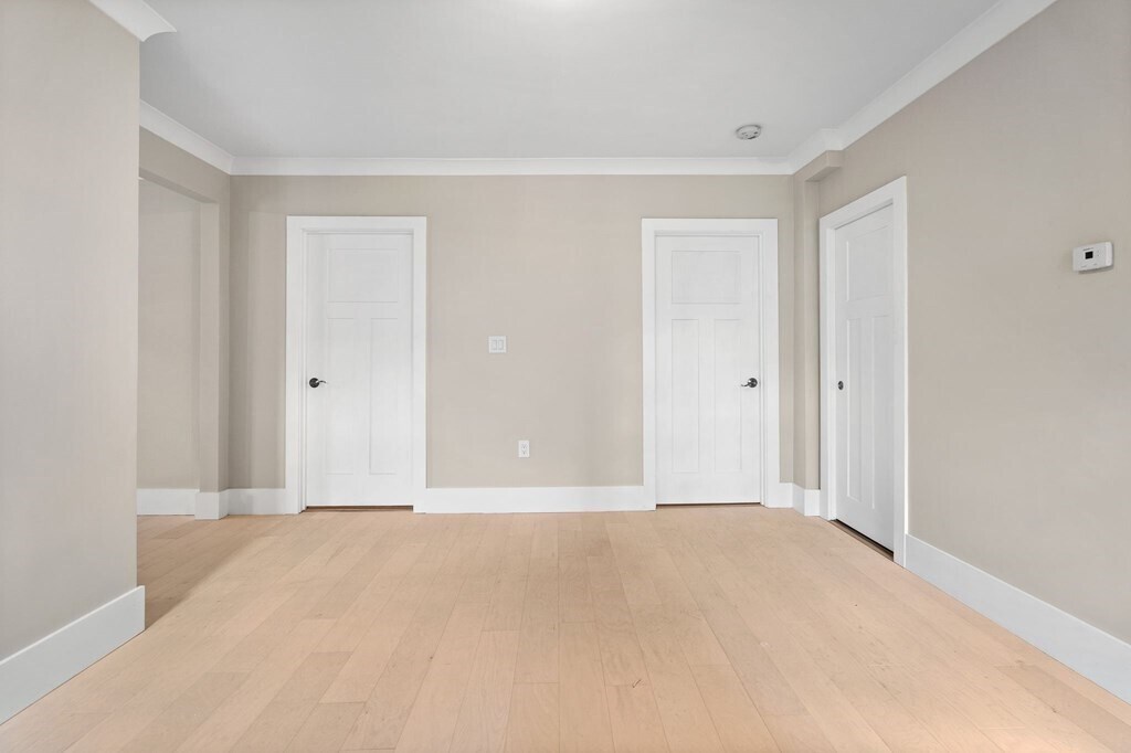 Building Photo - 21 Parker St