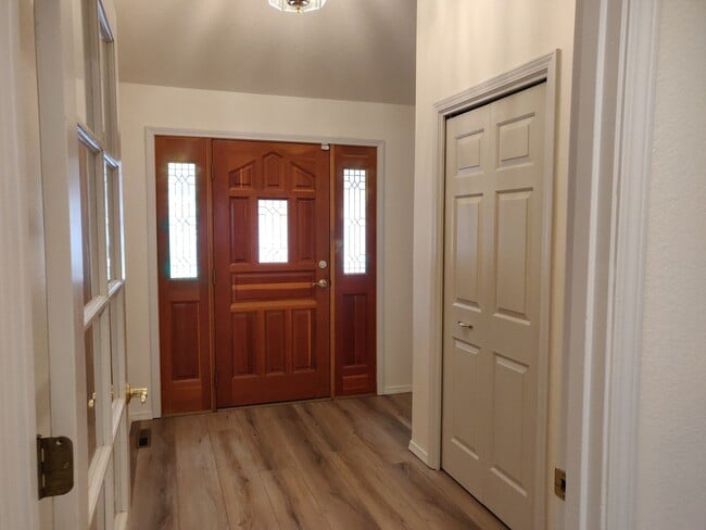 Building Photo - Spacious and charming, this two-story 4 be...