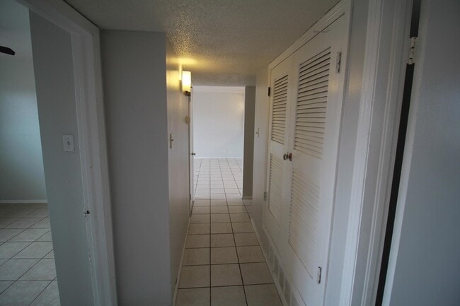 Building Photo - 5725 Waycross Ave